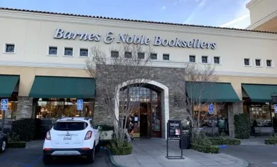 Barnes & Noble, business photo 1